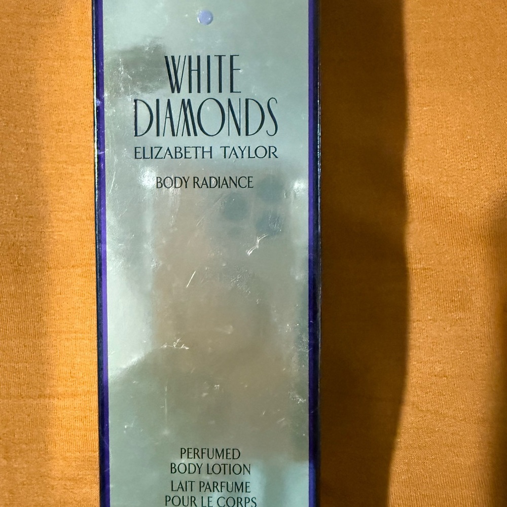SELLING WHITE DIAMOND PARFUMED BODY LOTION By ELIZABETH TAYLOR